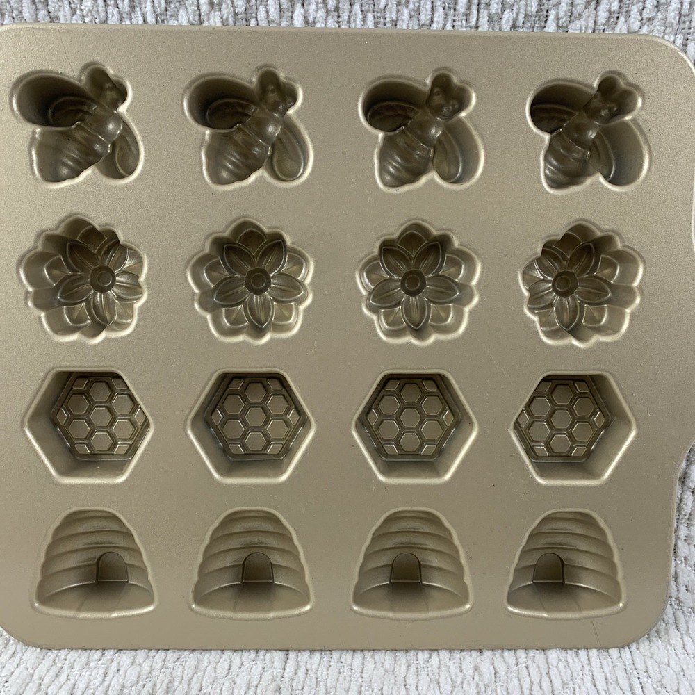 Nordic Ware Gold Bee, Flower & Hive Mini Cakelet Pan - Picture 3 of 16